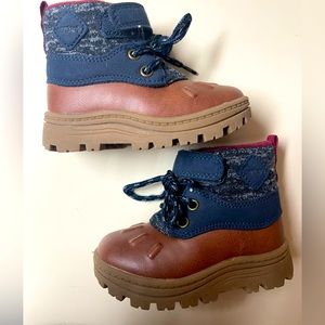 Carters Kids’ Duck Boots Boys size 5